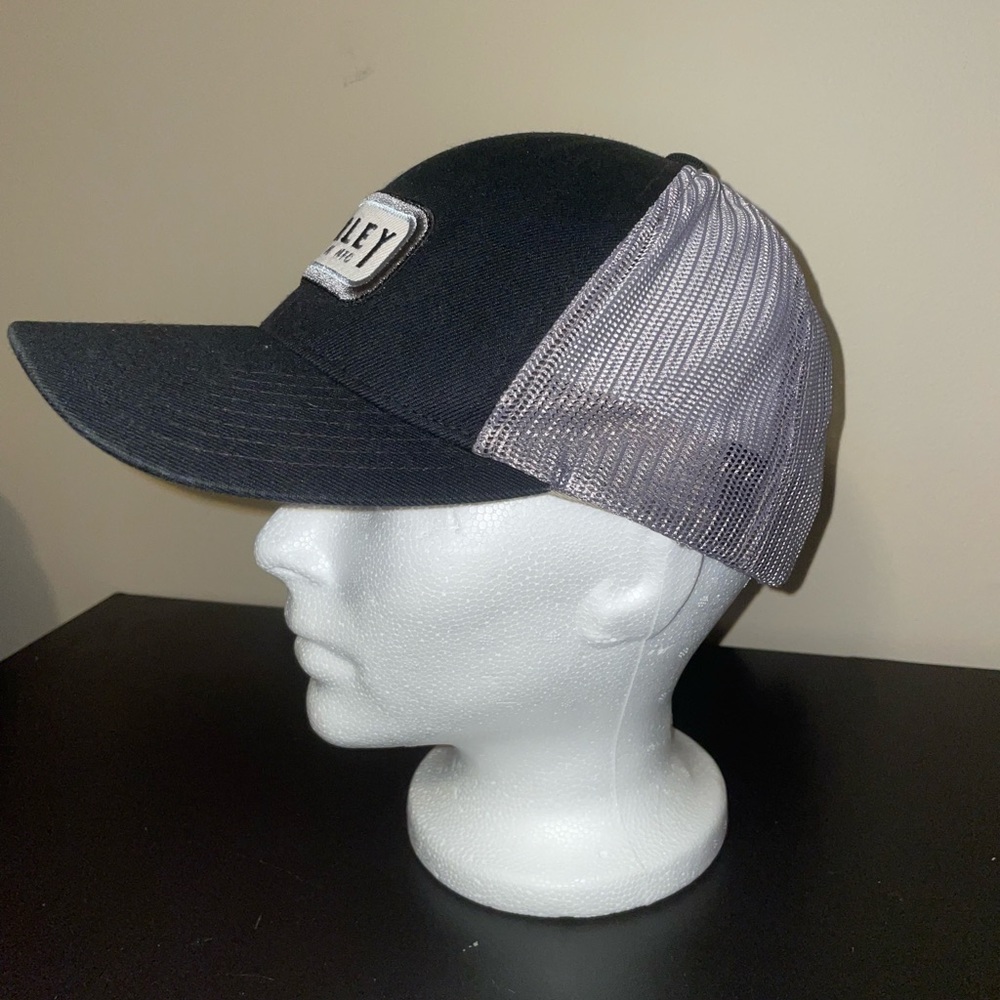 Unisex Hurley trucker hat
